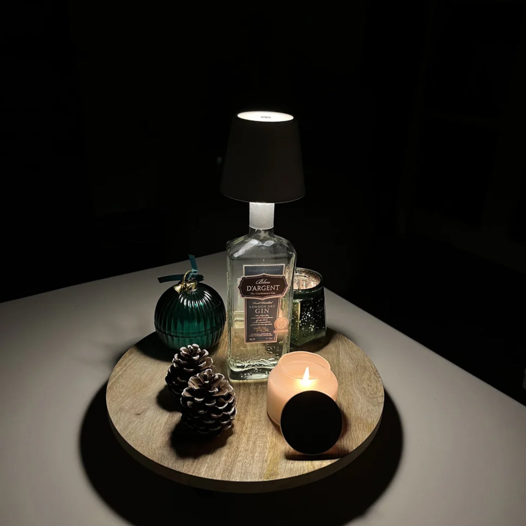Lampa LED na butelkę - przykład zastosowania w eleganckim wnętrzu