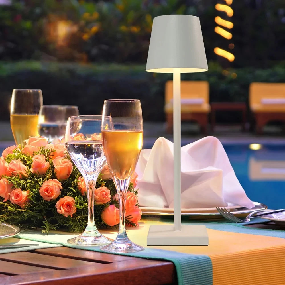Lampka LED 3-kolorowa – elegancka dekoracja do restauracji i baru